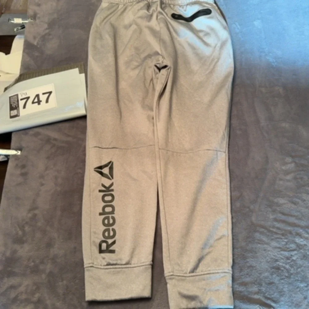 Reebok Joggers Men Large Gray Logo Athletic Performance Streetwear